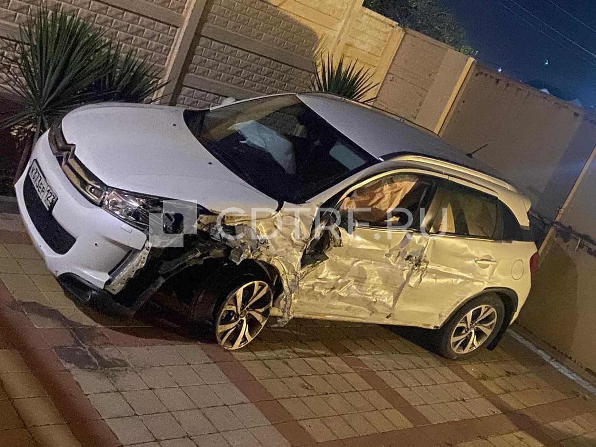 Автомобили: Транспортное средство Citroen C4 Aircross VIN VF7BUAFZHCZ906382, год 2012, кузов JS7610
VF7BUAFZHCZ906382, СТС 23ХТ092488.
