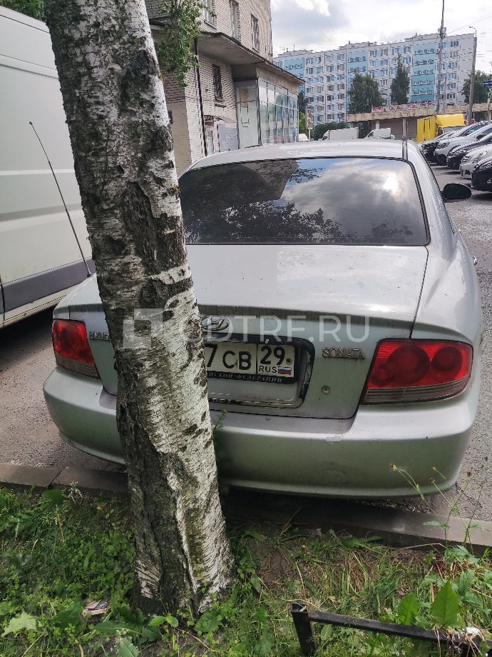 Автомобили: Легковой автомобиль Hyundai Sonata 2004 года выпуска, VIN: X7MEM41BP4M000158.