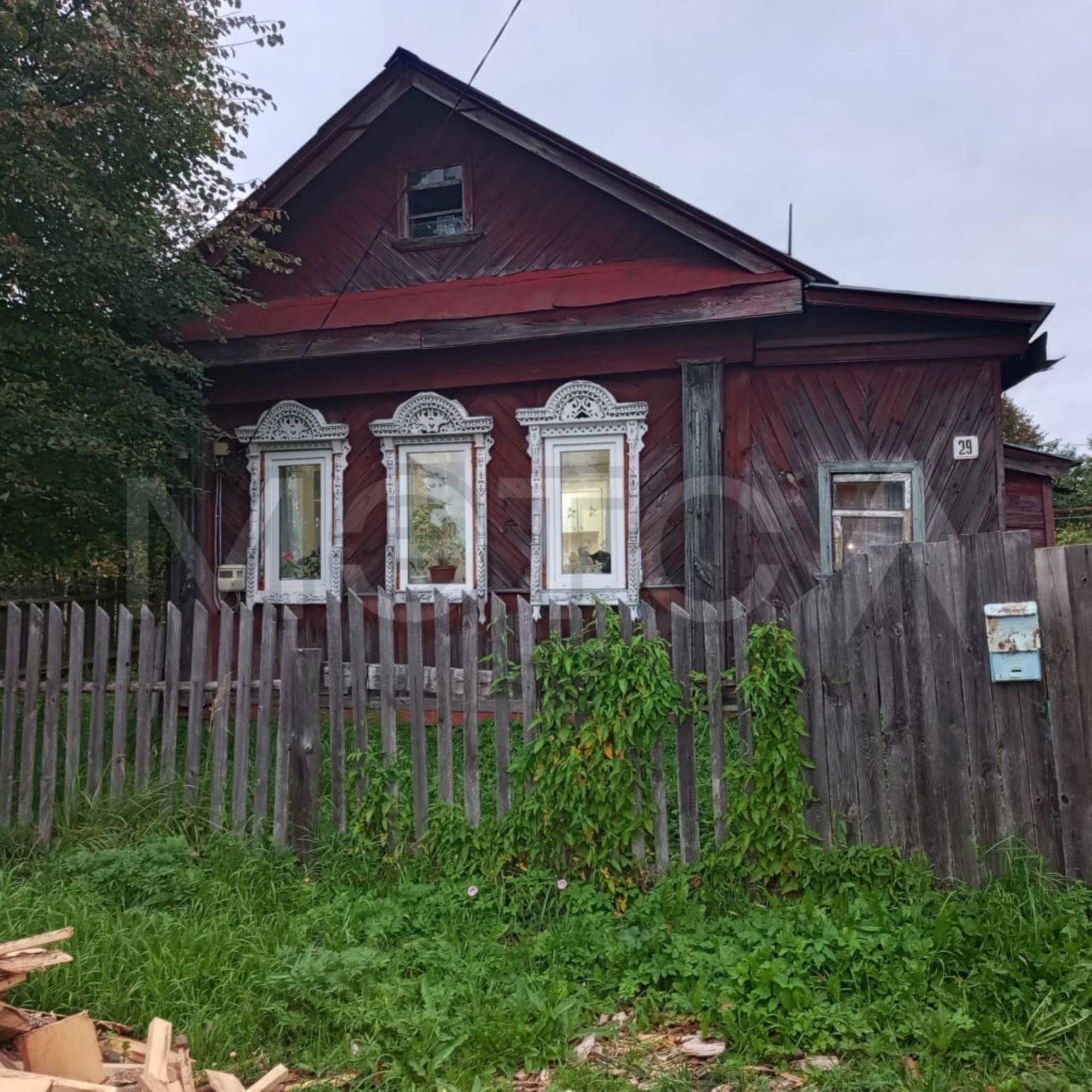 Здания (помещения) жилые, не входящие в жилищный фонд: 1/4 доля в праве на жилой дом, площадь:
33,5кв.м., кадастровый номер:
37:21:061207:165 и 1/4 доля в праве на
земельный участок, площадь: 668кв.м.,
кадастровый н…
