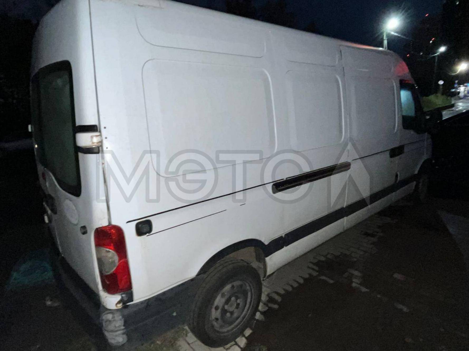 Автомобили: легкий коммерческий транспорт, Renault Master, VIN: VF1FDCDL639624221, 2008 года выпуска