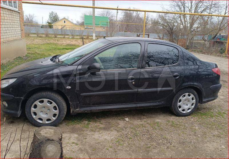Автомобили: Автомобиль легковой, марка: PEUGEOT, 
модель: 206, VIN: 
VF32BKFWA72789943, гос. рег. номер: 
О395ВХ126, год изготовления: 2008