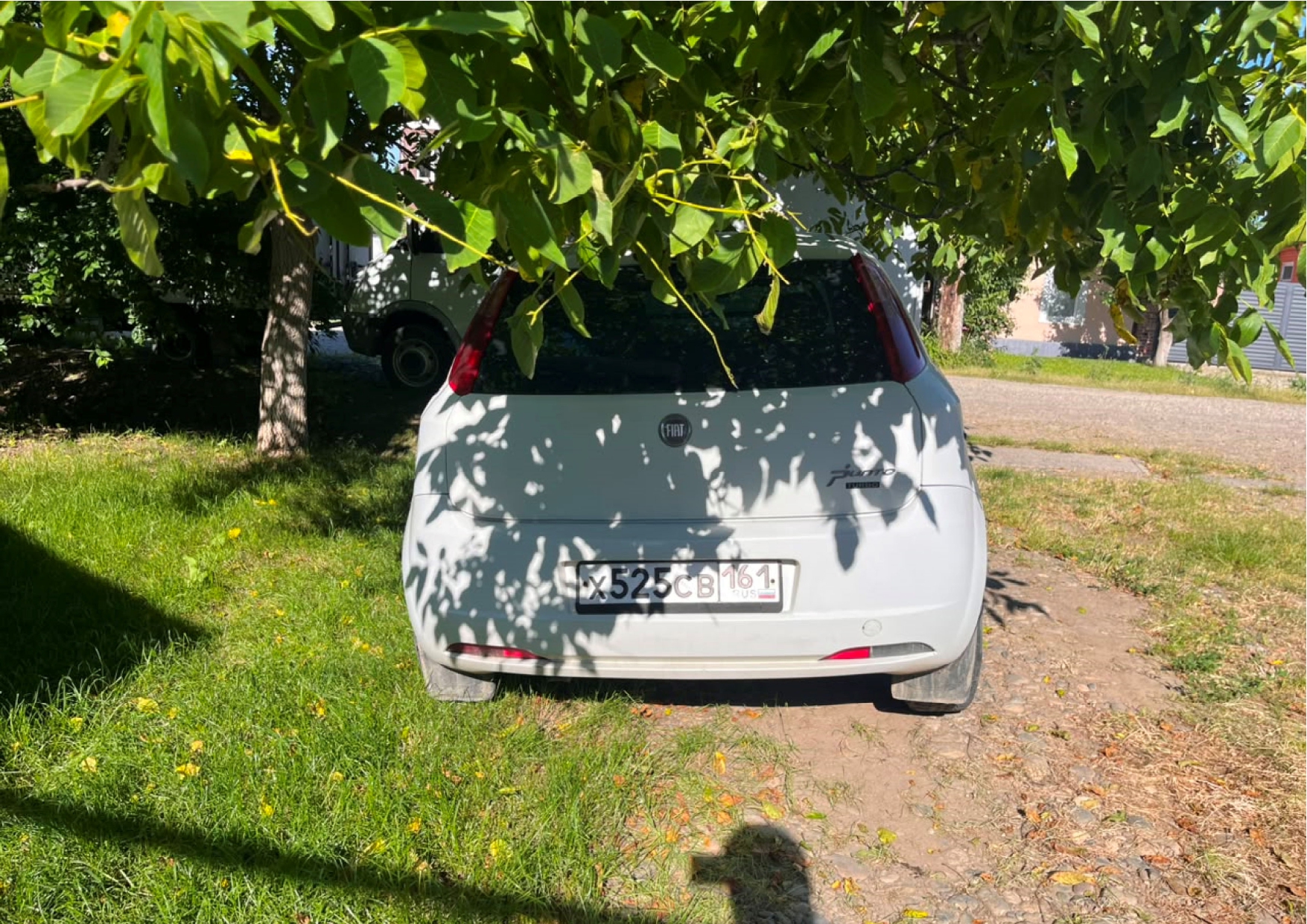Автомобили: Автомобиль марки FIАТ модель РUNТО
2009 г.в. VIN-номер ZFA19900000504854. В залоге у ПАО СОВКОМБАНК. (НЕ на ходу требуется капитальный ремонт АКПП и двигателя)