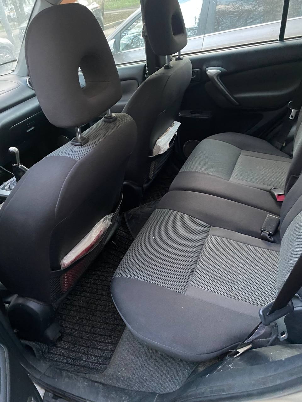 Автомобили: Легковой автомобиль марки: TOYOTA модели: RAV 4, год
выпуска: 2004 г., идентификационный номер (VIN): JTEHH20V400306987
