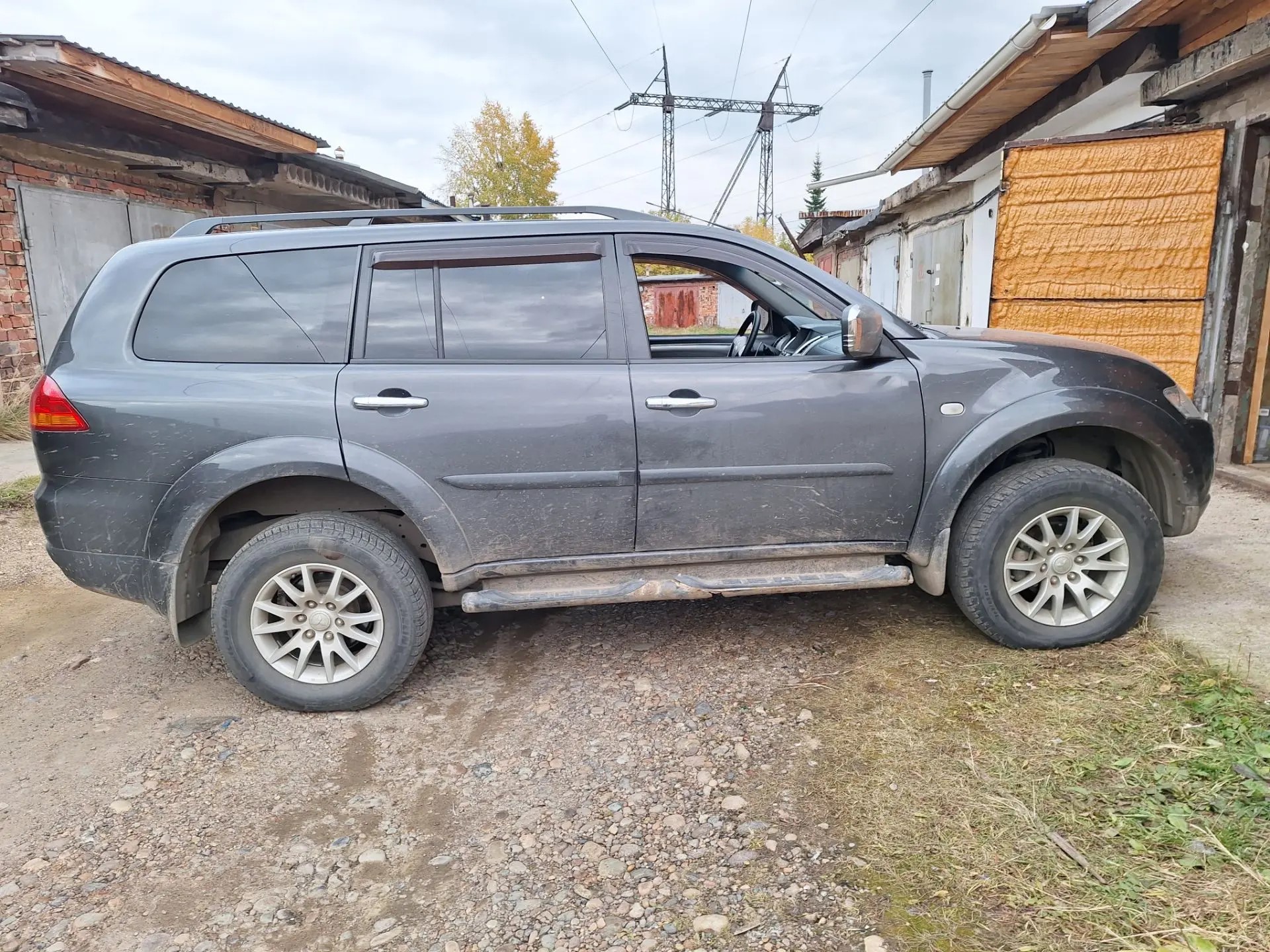 Автомобили: Автомобиль марки MITSUBISHI модель Pajero Sport 2011 г.в. VIN-номер MMCGYKH60BFZ03759