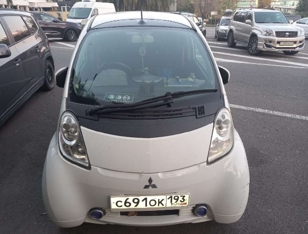 Автомобили: Легковой автомобиль марки: MITSUBISHI, модель: I-MIEV,год выпуска: 2011 г., кузов №:HA3W-0200301,идентификационный номер:HA3W-0200301