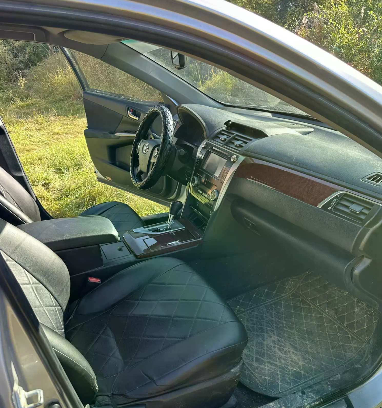 Автомобили: Автомобиль марки TOYOTA модель 
CAMRY 2013 г.в. VIN-номер 
XW7BF4FK00S039868