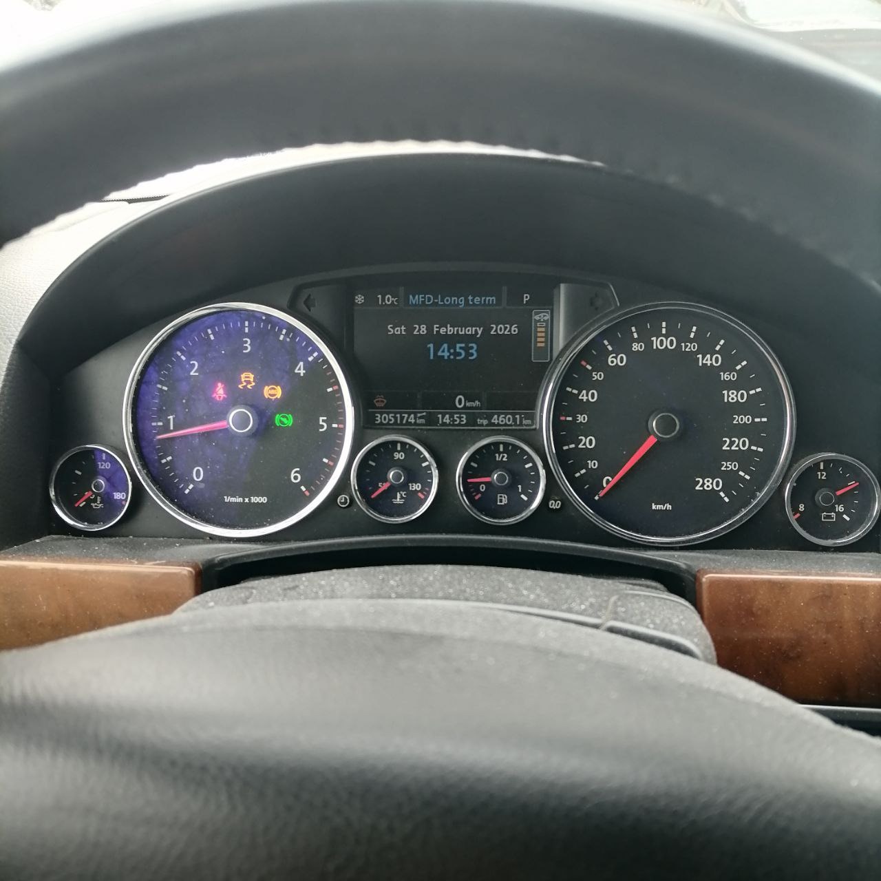 Автомобили: Легковой автомобиль марки:
VOLKSWAGEN, модель: Touareg,
год выпуска: 2008 г.,
идентификационный номер (VIN):
WVGZZZ7LZ8D058336