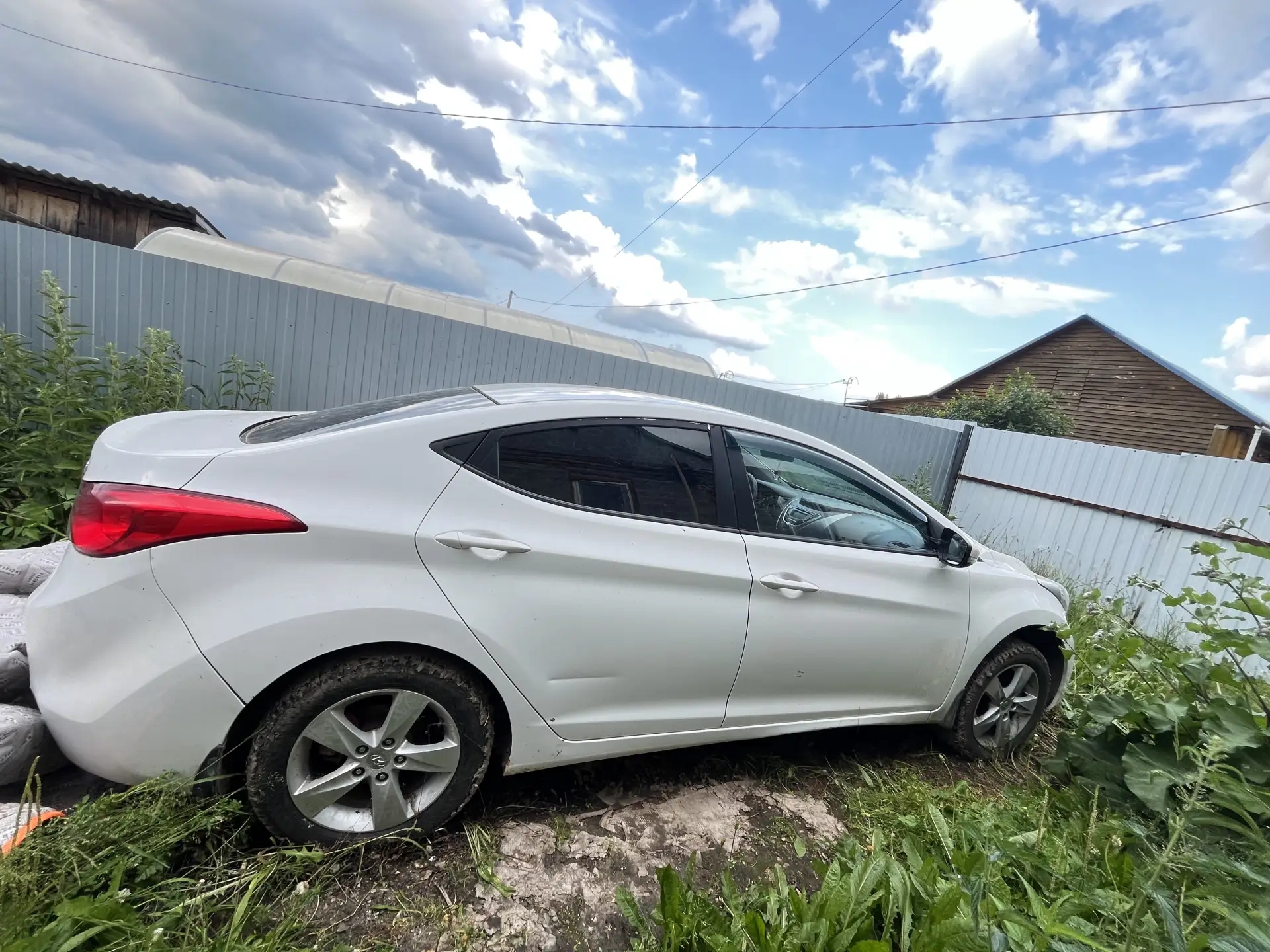 Автомобили: Автомобиль марки Hyundai Elantra, 2013
г.в., VIN - KMHDH41EADU905976
