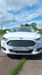 Лот 2: Ford Mondeo, год изготовления 2018, регистрационный номер B 043 ET 716, идентификационный номер (VIN) Z6FDXXEECDJP57258, мощность 149,06 л.с. (109,6 (кВт)), тип двигателя бензиновый, цвет белый Начальная цена (с НДС): 1 155 000 рублей.