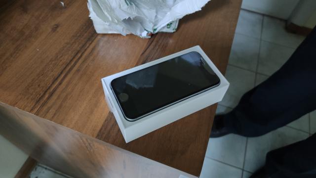 Мобильные телефоны: Мобильные телефоны IPhone